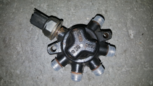 Distributeur de carburant Ford Focus 1.8 TDCi 2007