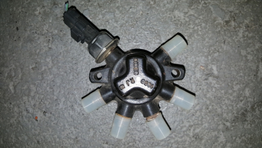 Distributeur de carburant Ford S-Max 1.8 TDCi 2009