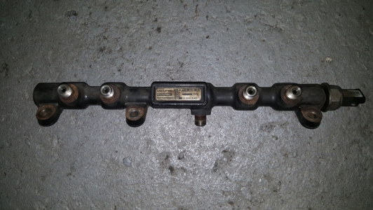 Distributeur de carburant Ford Mondeo 2.2 TDCi 2006