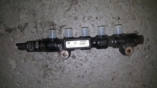 Distributeur de carburant Ford Fiesta 1.4 TDCi 2004