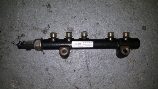 Distributeur de carburant Citroen DS3 1.6 HDiF 2011
