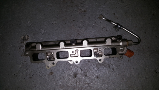 Distributeur de carburant Volkswagen Golf 1.4 TSi 2009