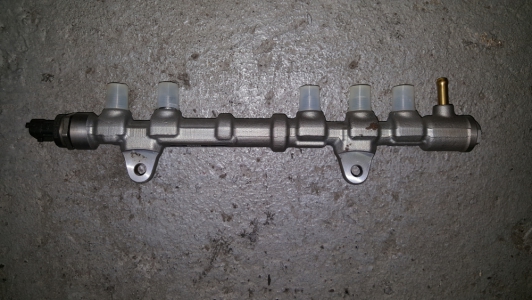 Fuel distributor Fiat Punto Evo 1.3 JTDm 2011