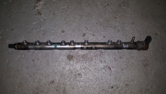 Distributeur de carburant BMW F01 740 d 2011