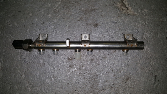 Distributeur de carburant BMW E87 120i 2008