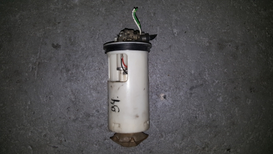 Pompe d'alimentation Peugeot 106 1.1 1994