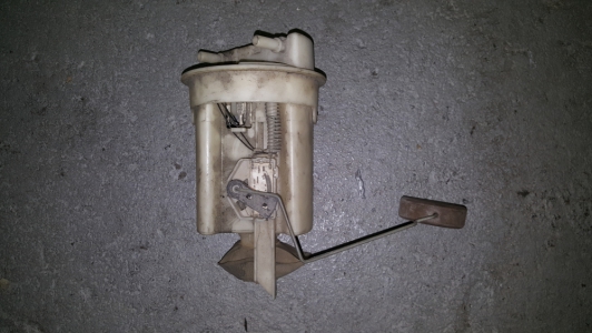 Pompe d'alimentation Peugeot 306 1.8 1998