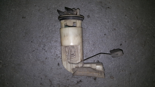 Pompe d'alimentation Peugeot 106 1.4 1998