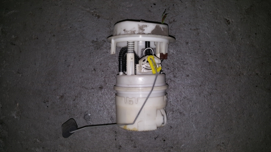 Pompe d'alimentation Peugeot 206 1.1 2005