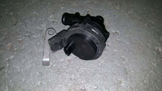 Waterpomp Volkswagen Golf 1.6 TDI 2016
