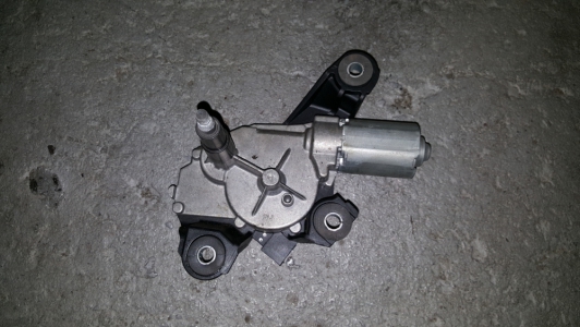 Ruitenwissermotor Nissan Qashqai 2007 achterzijde