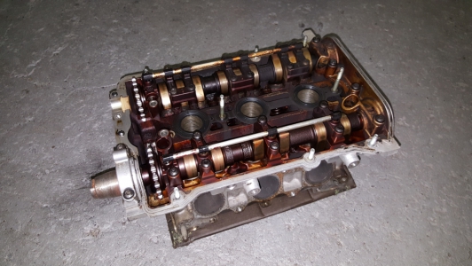 Cilinderkop Audi A6 2.4 V6 1999 links