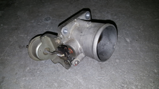Gasklephuis Saab 9-5 3.0 TiD V6 2002