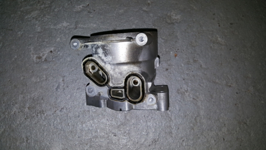 Support de filtre a huile BMW E90 318i 2008