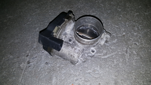 Throttle body Volkswagen Golf 2.0 FSi 2007