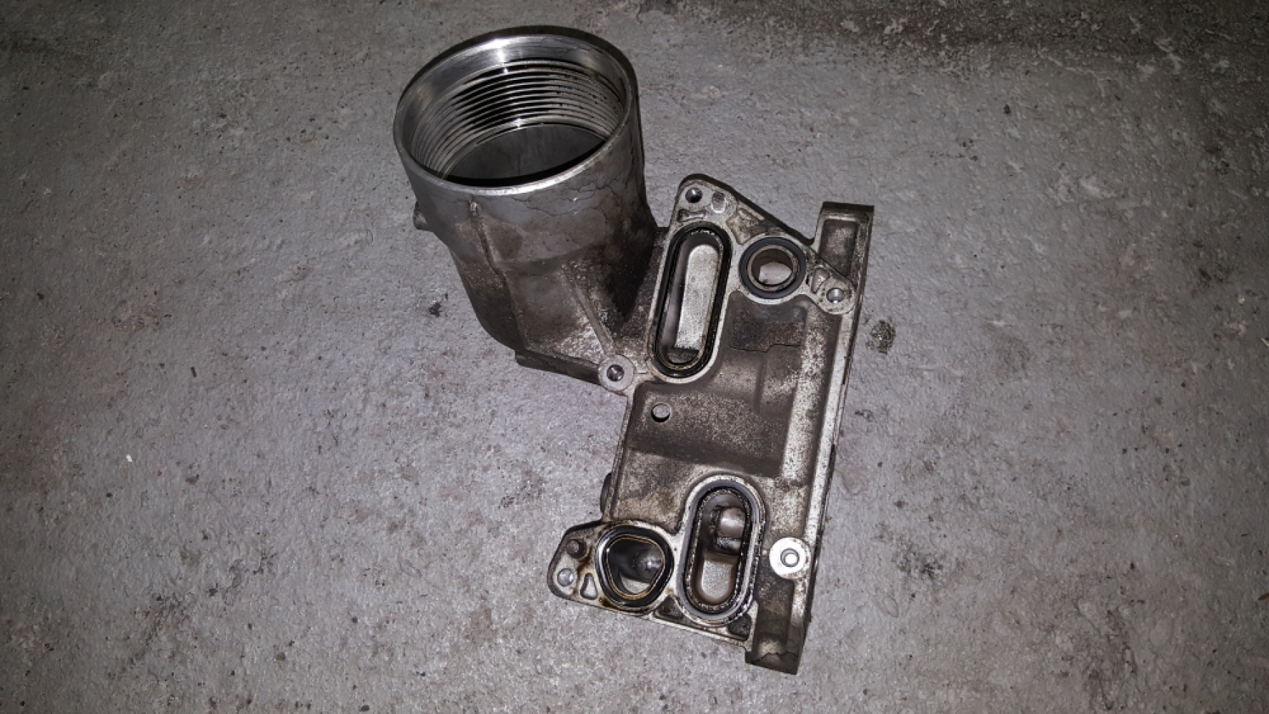 Support de filtre a huile Volkswagen Transporter 2.5 TDI 2007