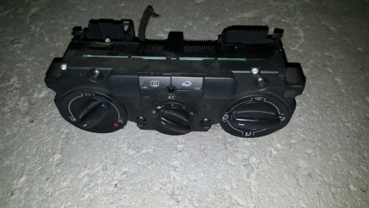 Kachelbedieningspaneel Volkswagen Touran 1.9 TDI 2007