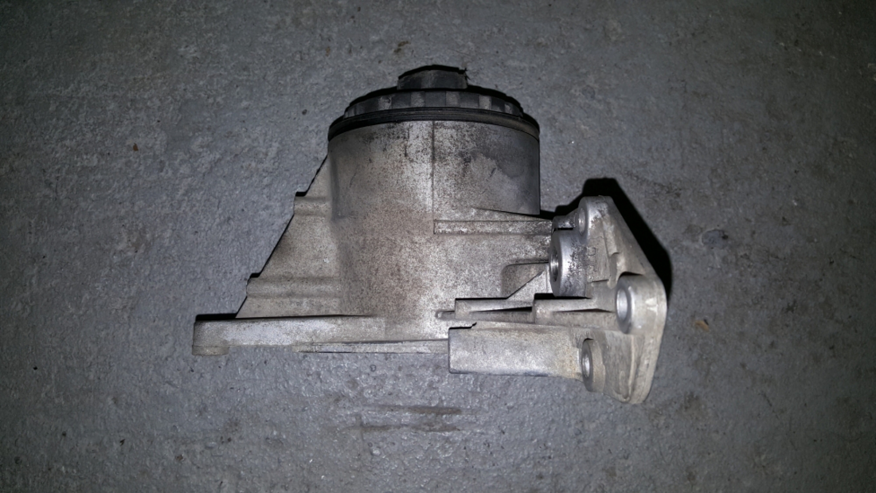 Support de filtre a huile Ford Transit 2.4 DiTD 2003
