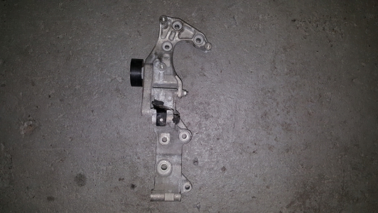 Dynamosteun Opel Astra 1.7 CDTi 2012