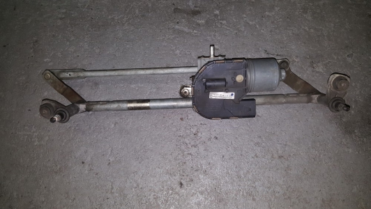 Ruitenwissermotor + mechaniek Volkswagen Golf 2009 voorzijde