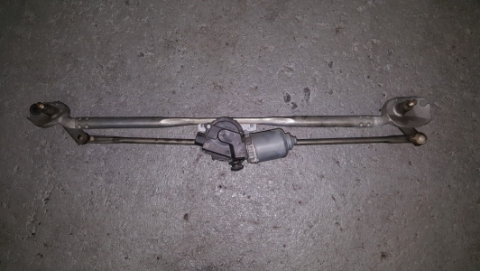 Ruitenwissermotor + mechaniek Chrysler 300C 2005 voorzijde