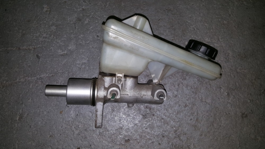 Hoofdremcilinder Opel Vivaro 1.9 CDTi 2004