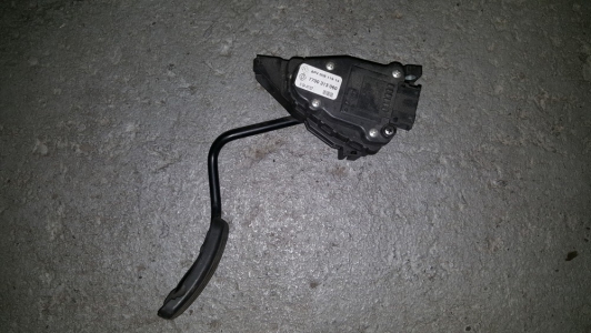 Gaspedaal positiesensor Renault Trafic 1.9 dCi 2006