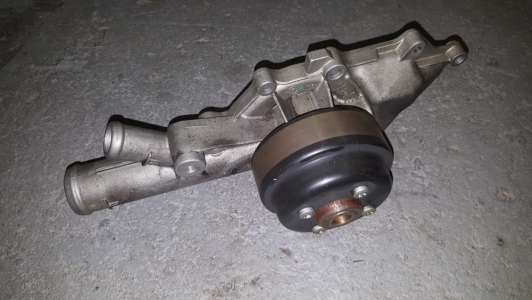 Waterpomp Mercedes-Benz Sprinter 315 CDI 2008
