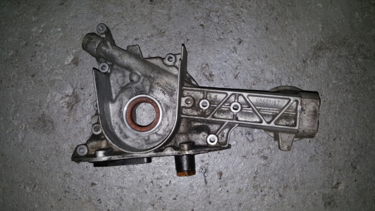 Oliepomp Alfa Romeo 147 1.6 16v TwinSpark 2002