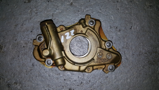 Oliepomp Toyota Corolla 1.8 16v VVT-i 2004