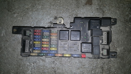 Fuse box Volvo V70 2.5 TDI 2000