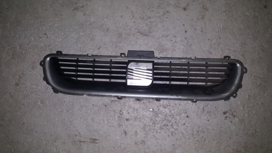 Grill Seat Toledo 2002