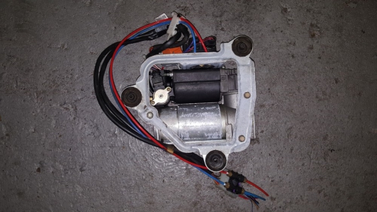 Luchtveringcompressor BMW E53 4.6i V8 2003