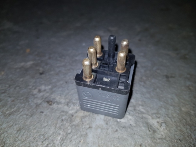 Relais Mercedes-Benz C126 1984