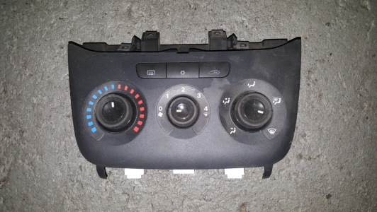 Kachelbedieningspaneel Fiat Grande Punto 2011