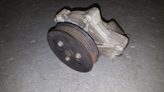 Waterpomp Hyundai ix35 2.0 CRDi 2012