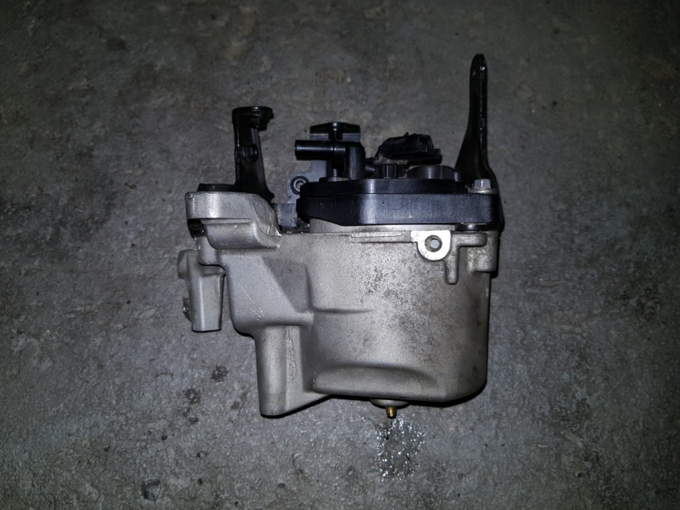Brandstoffilterhuis Volvo V40 1.6 D2 2013