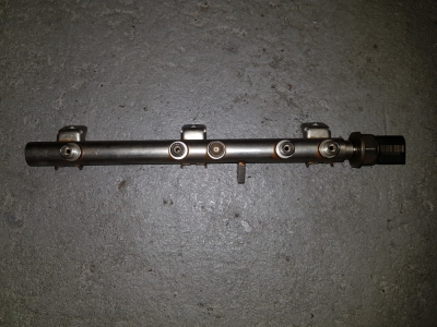 Distributeur de carburant BMW E90 318i 2008