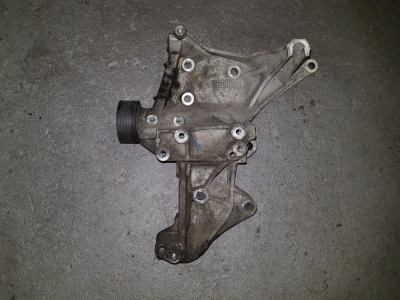 Dynamosteun Renault Megane 2.0 16v IDE 2001