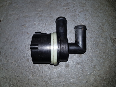 Pompe liquide refroidissement Audi A4 2.0 TDI 2014