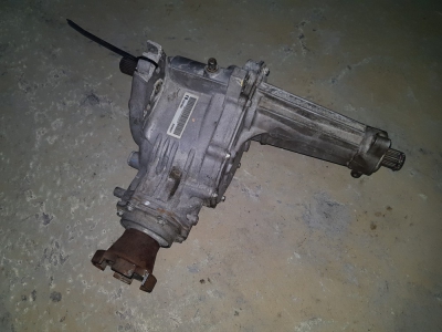 Tussenbak Chevrolet Captiva 3.2 24v V6 2007