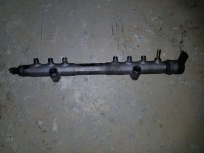 Distributeur de carburant Volvo V70 2.4 D5 2007