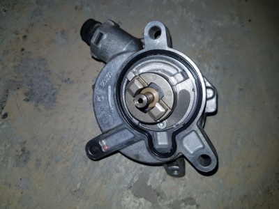 Vacuumpomp Volvo XC90 2.4 D5 2013