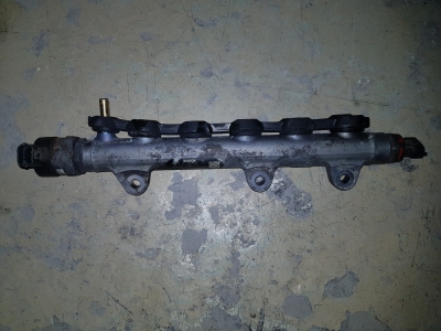Fuel distributor Renault Koleos 2.0 dCi 2008