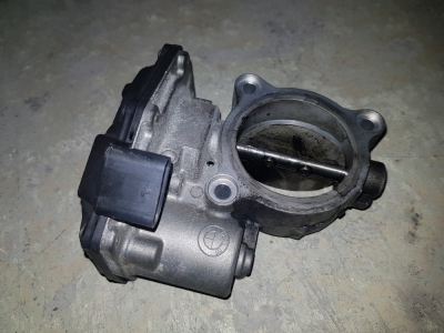 Throttle body BMW F10 520 d 2014