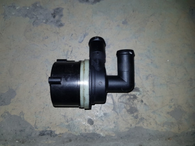 Pompe liquide refroidissement Audi A4 2.0 TDI 2014