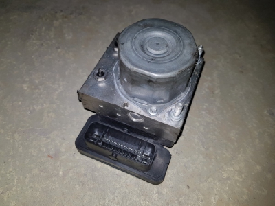 ABS-pomp Mercedes-Benz W246 B180 CDI 2014